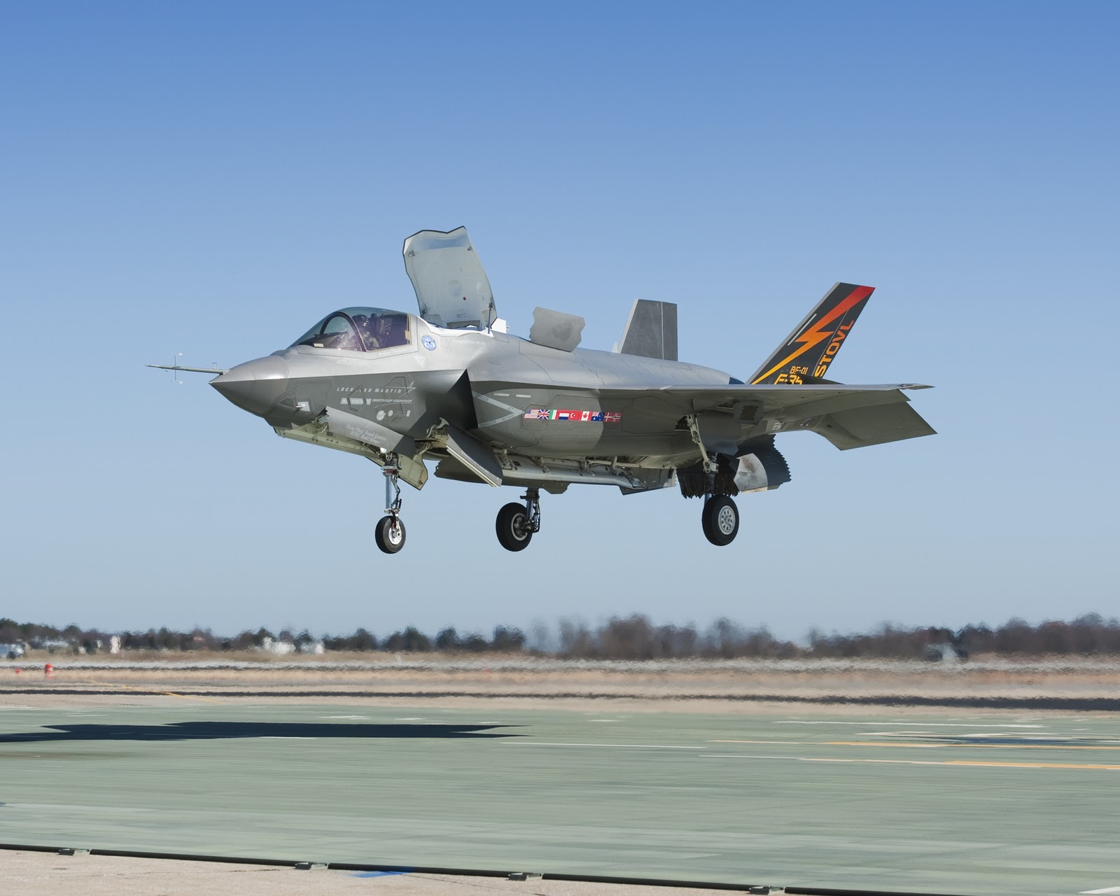 Confira a primeira decolagem vertical de um F-35B [vídeo] - TecMundo